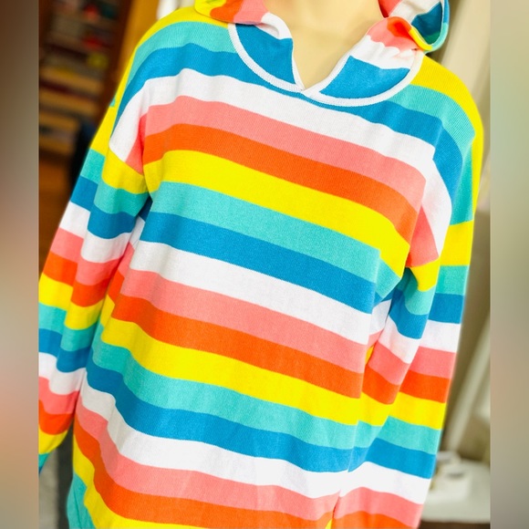MULTI COLORED SMALL LIGHTWEIGHT HOODED SWEATER—LIKE NEW-PERFECT-OVER SIZED LOOK - Picture 13 of 13